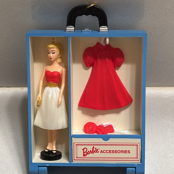 Silken Flame Barbie Ornament and Case from Hallmark 2000 - Picture 7 of 9